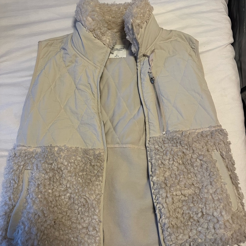 Abercrombie & Fitch Beige Sherpa Vest